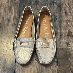 Calvin Klein Womens Platinum Leather Loafers